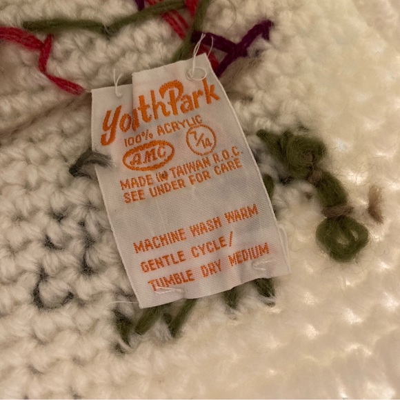 Vintage Knit Hat with Sheep Embroidery - Picture 7 of 7